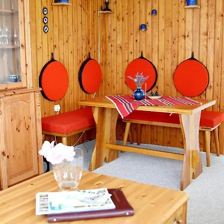 Talblick 2 - Ihr Zuhause : Mitten Im Idyllischen Tal Holiday home Bad Bibra